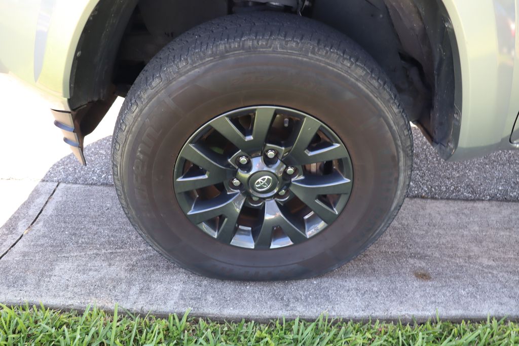 Thumbnail: 2021 Toyota Tacoma - 4