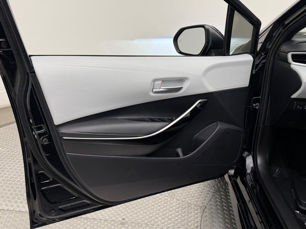 Thumbnail: 2023 Toyota Corolla - 24