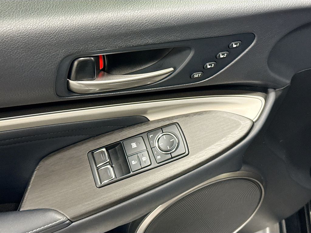 Thumbnail: 2021 Lexus RC - 21