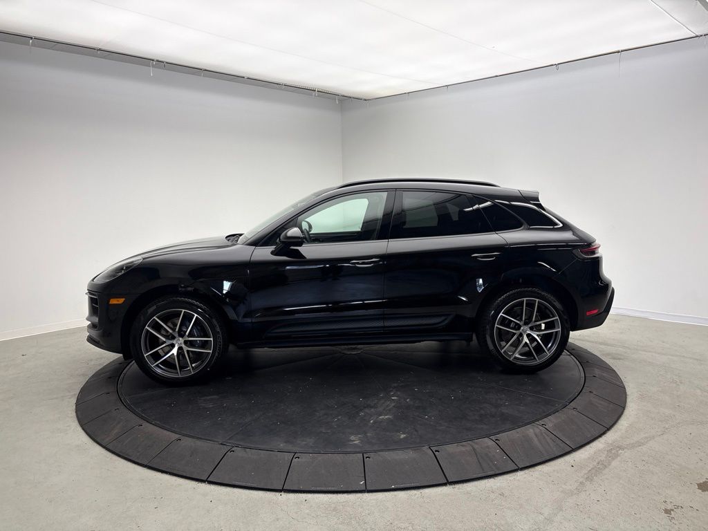 Thumbnail: 2026 Porsche Macan - 2