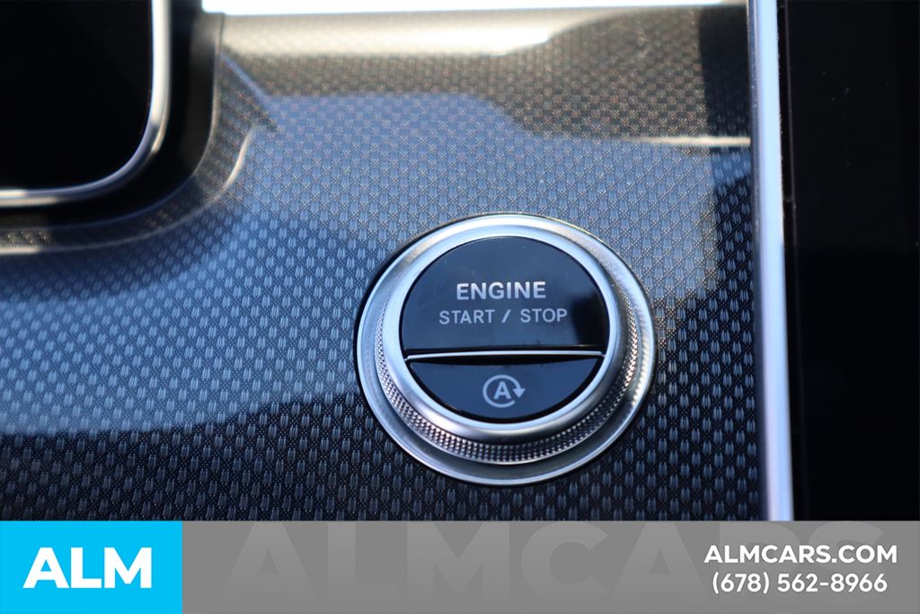 Used 2024  Mercedes-Benz C 300 image 30