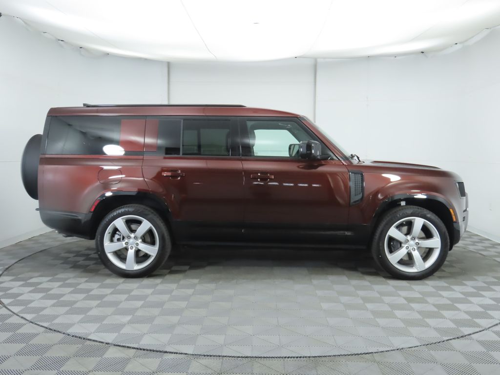 Thumbnail: 2025 Land Rover Defender - 4