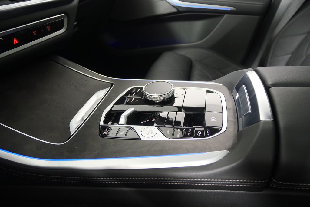 2025 BMW X5 xDrive40i 27