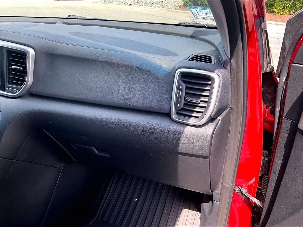 2020 Kia Sportage — photo 13