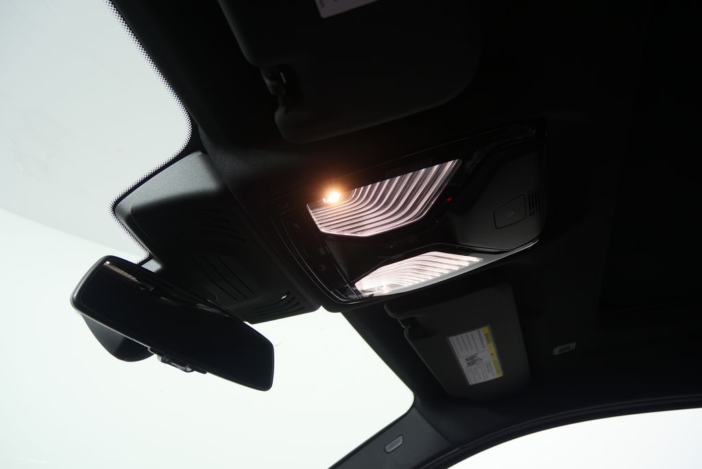 Thumbnail: 2025 BMW X4 - 20