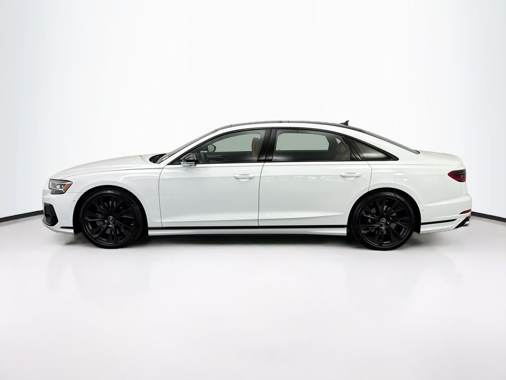 Thumbnail: 2025 Audi S8 - 8