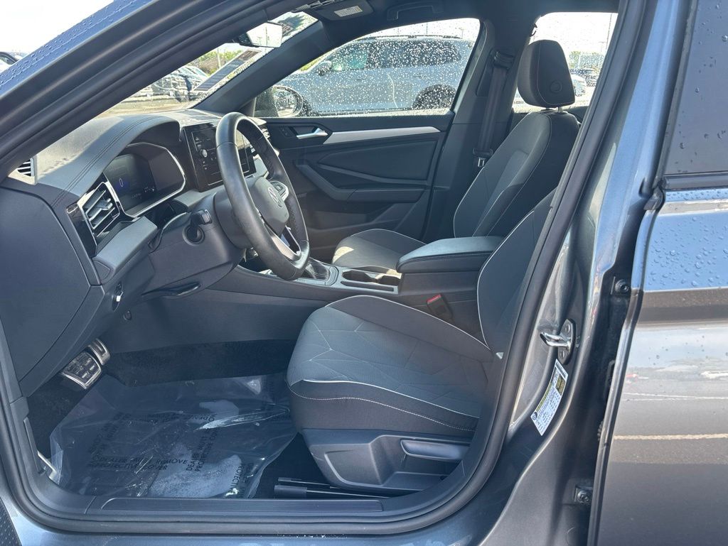 Used 2025 Volkswagen Jetta Sedan