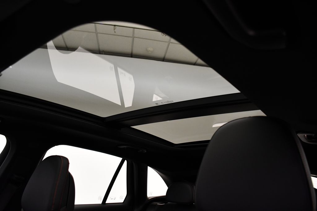 Thumbnail: 2025 Mercedes-Benz GLC - 17