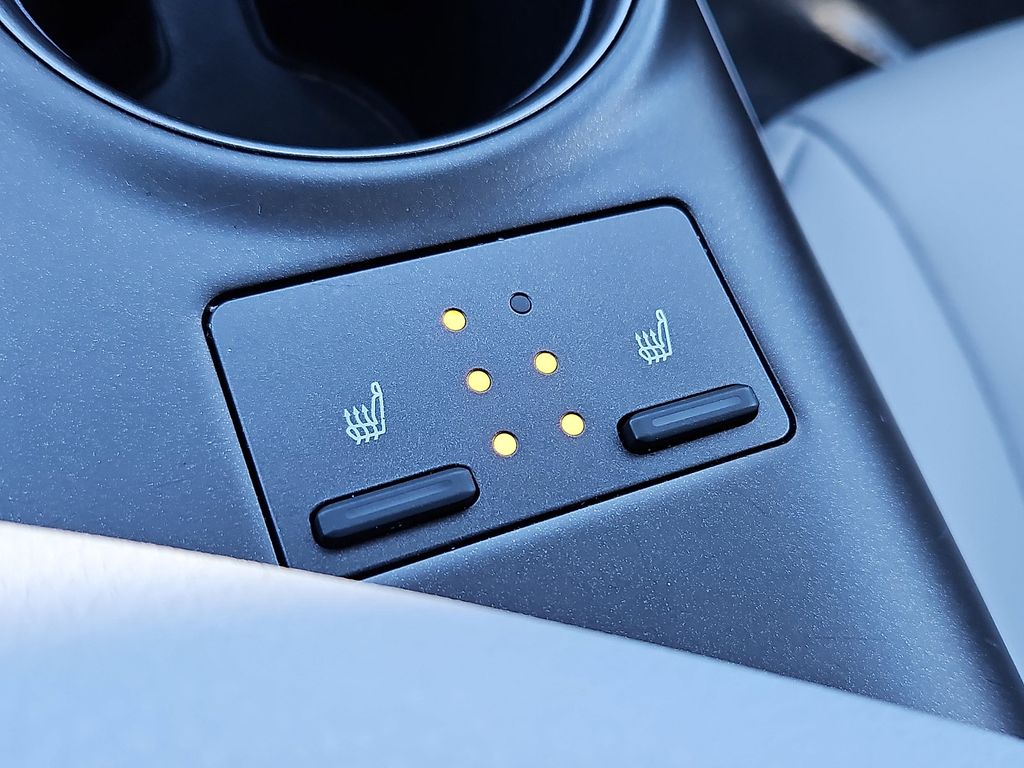 Thumbnail: 2021 Toyota Camry - 25