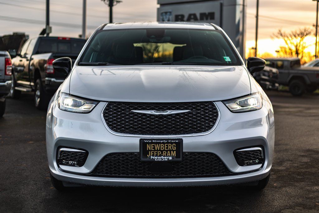 2026 Chrysler Pacifica Select thumbnail 5