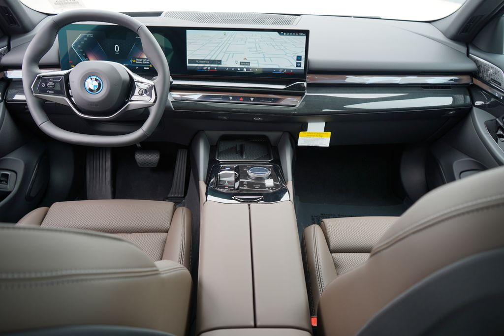 Thumbnail: 2026 BMW i5 - 14