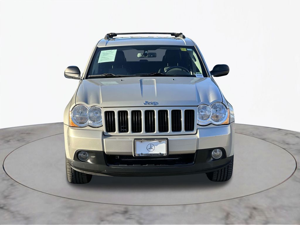 2010 Jeep Grand Cherokee Laredo 2