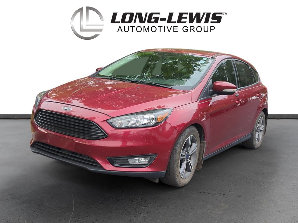 Ruby Red Metallic 2016 Ford Focus SE Hatchback Hatchback Front-Wheel Drive 6-Speed Automatic