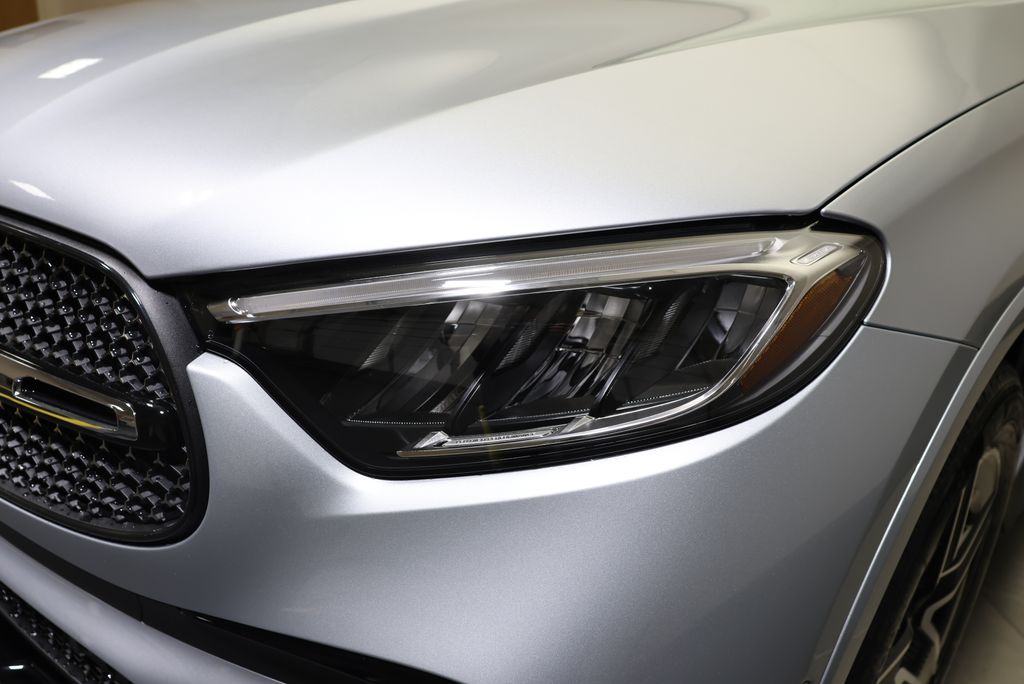 Thumbnail: 2027 Mercedes-Benz GLC - 9