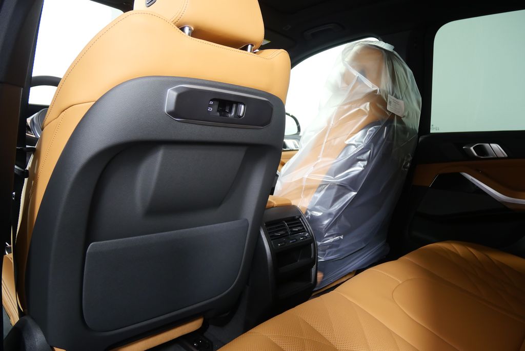 Thumbnail: 2026 BMW X5 - 17