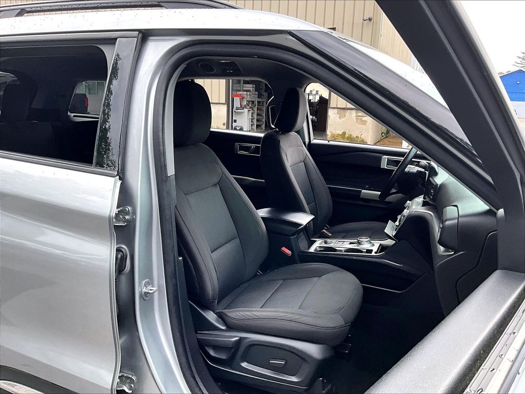 2022 Ford Explorer — photo 11