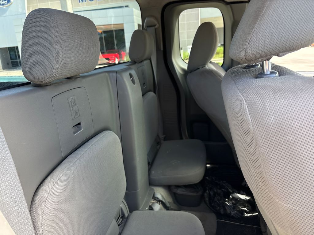 Used 2015 White Nissan S image 28