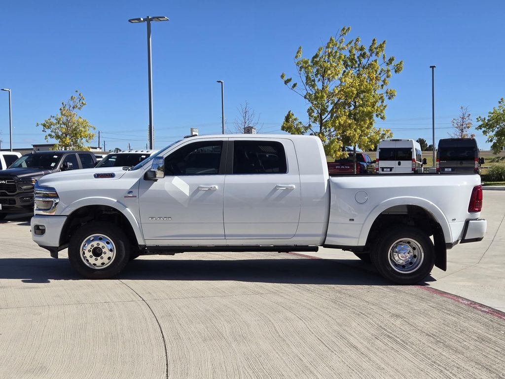 Bright White Clearcoat 2026 RAM 3500 Pickup Truck Four-Wheel Drive 8-Speed Automatic