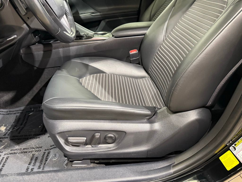 Thumbnail: 2023 Toyota Camry - 15