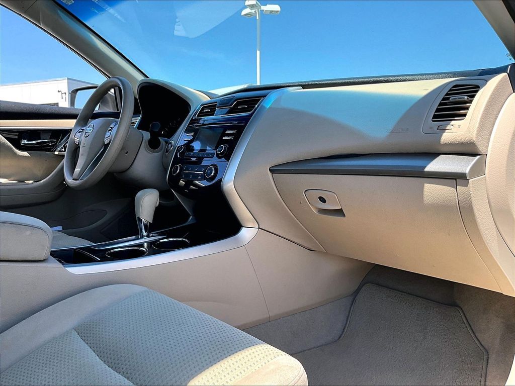 2014 Nissan Altima — photo 14