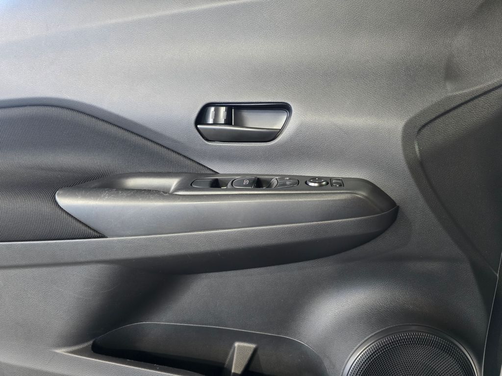 Thumbnail: 2021 Nissan Kicks - 12