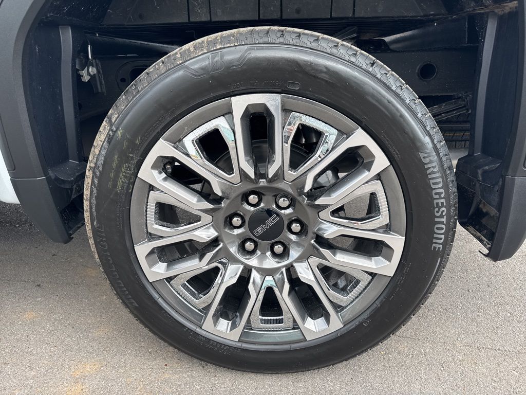 New 2026 White GMC Denali Ultimate image 24
