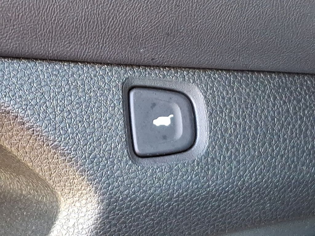 Thumbnail: 2025 Acura RDX - 28