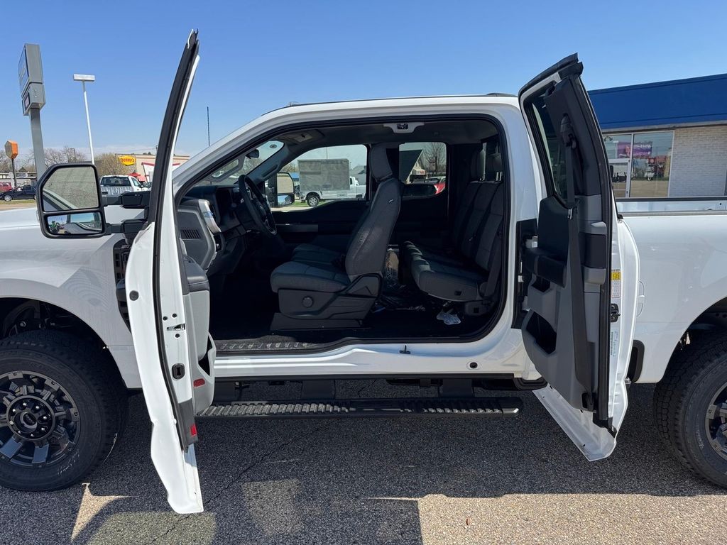 New 2026 Oxford White Ford XL image 12