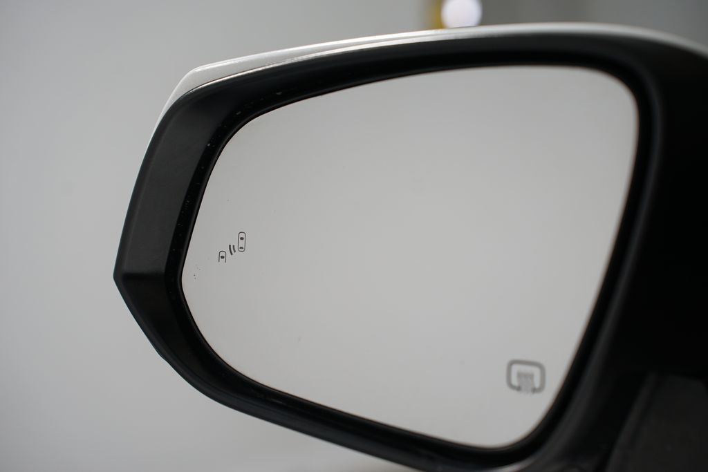 Thumbnail: 2020 Toyota Highlander - 26