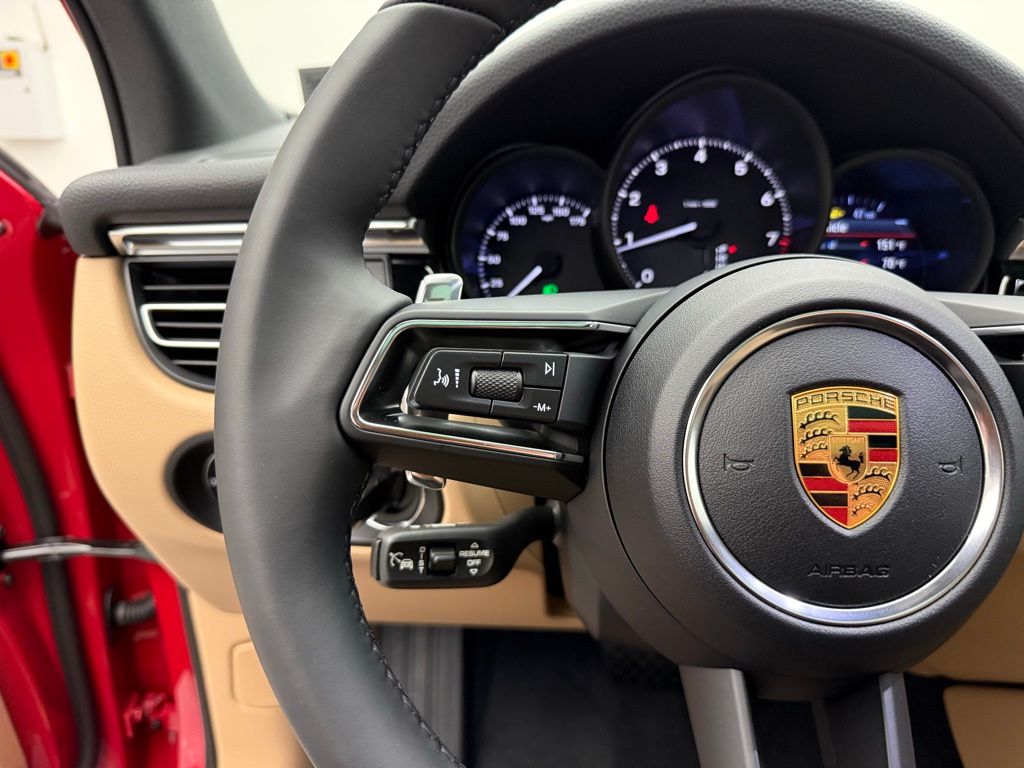 Thumbnail: 2026 Porsche Macan - 13