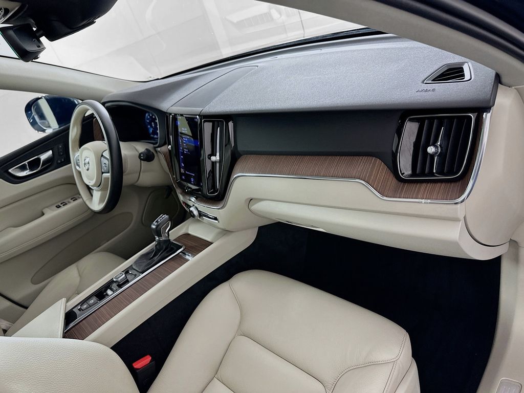 Thumbnail: 2021 Volvo XC60 - 29