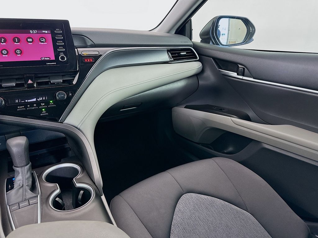 Thumbnail: 2022 Toyota Camry - 22