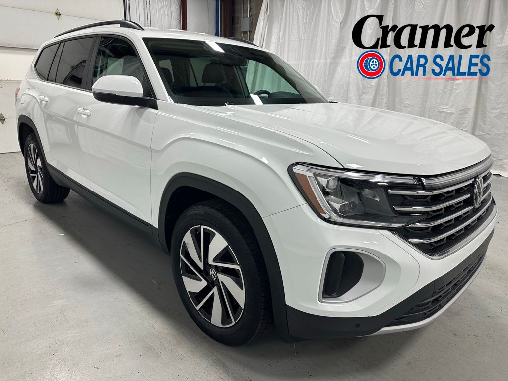Pure White 2025 Volkswagen Atlas SE 4Motion with Technology SUV / Crossover All-Wheel Drive 8-Speed Automatic