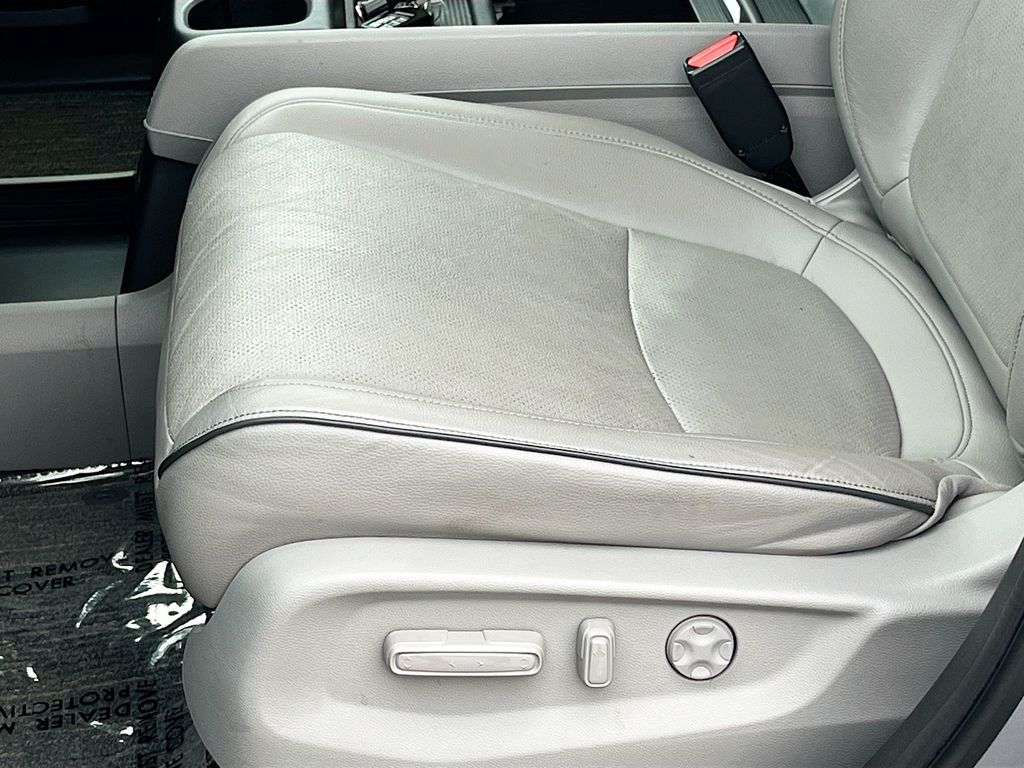 Used 2024 Silver Honda Elite image 20