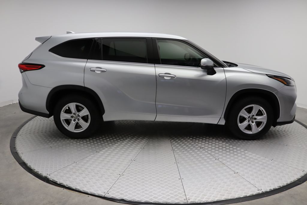 Thumbnail: 2021 Toyota Highlander - 7