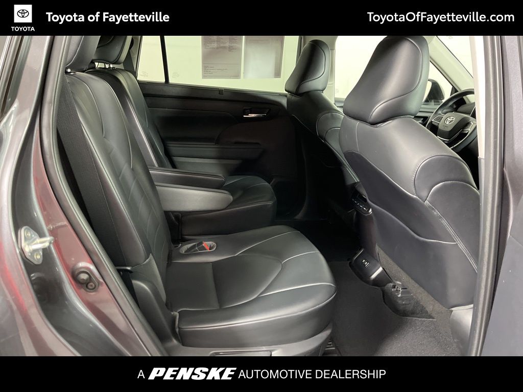 Thumbnail: 2021 Toyota Highlander - 13