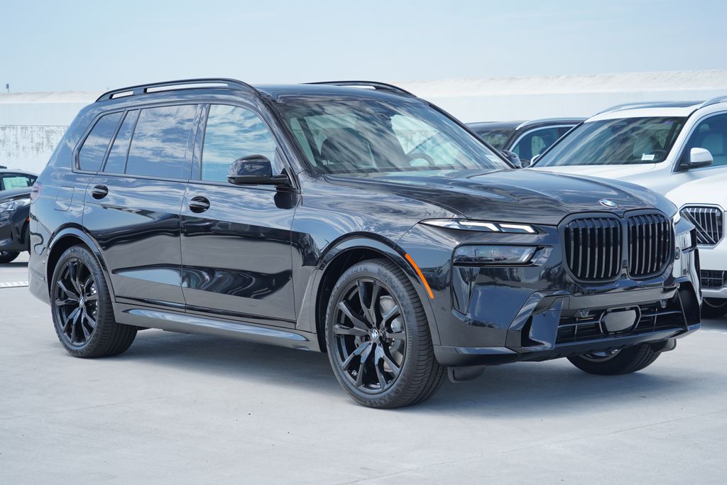 Thumbnail: 2027 BMW X7 - 3