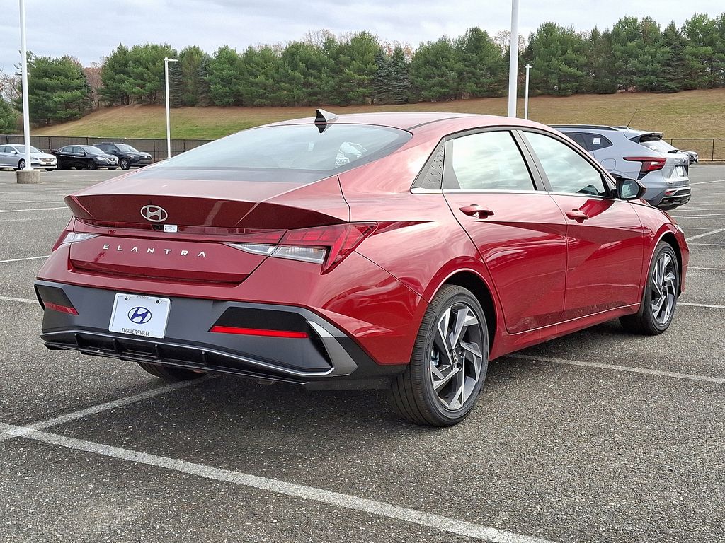 Thumbnail: 2025 Hyundai Elantra - 3