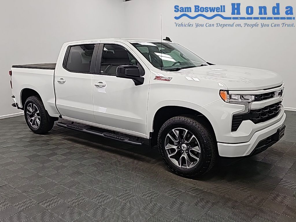 2022 Chevrolet Silverado 1500 RST Crew Cab 4WD