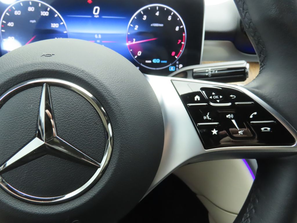 Thumbnail: 2022 Mercedes-Benz C-Class - 12