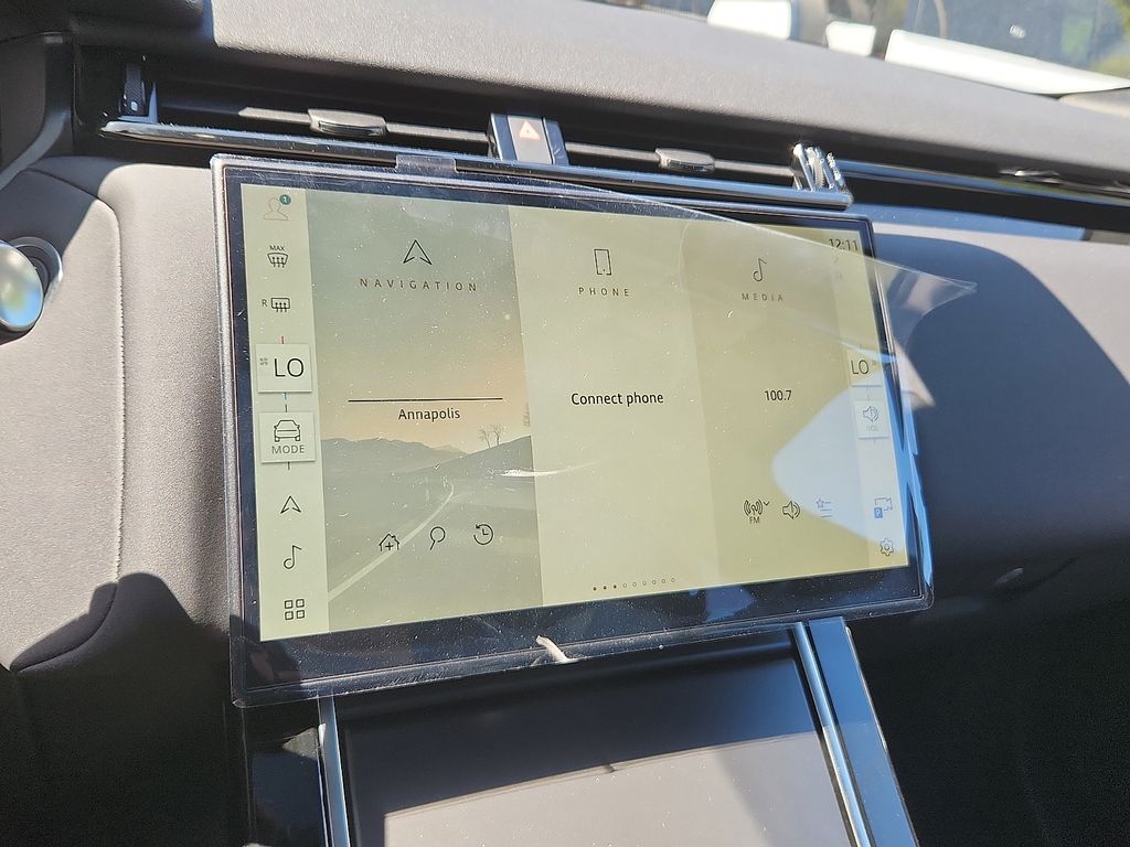 Thumbnail: 2026 Land Rover Range Rover Velar - 8