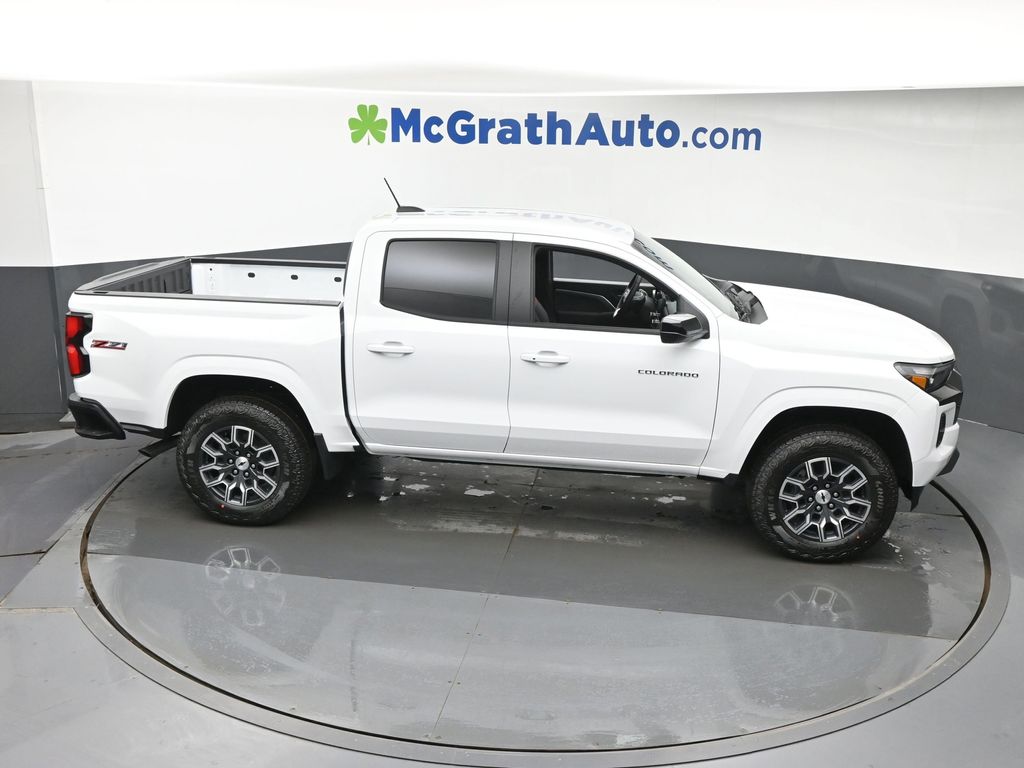 View vehicle photo 3