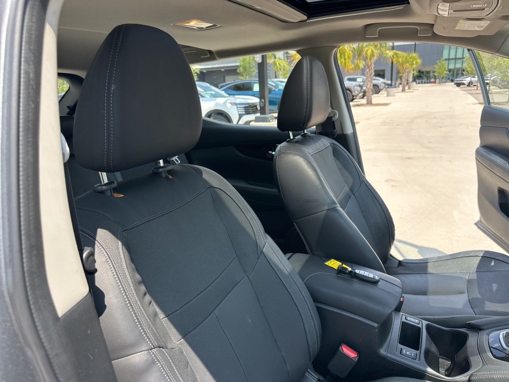 2017 Gun Metallic Nissan Rogue Sport SL FWD SUV