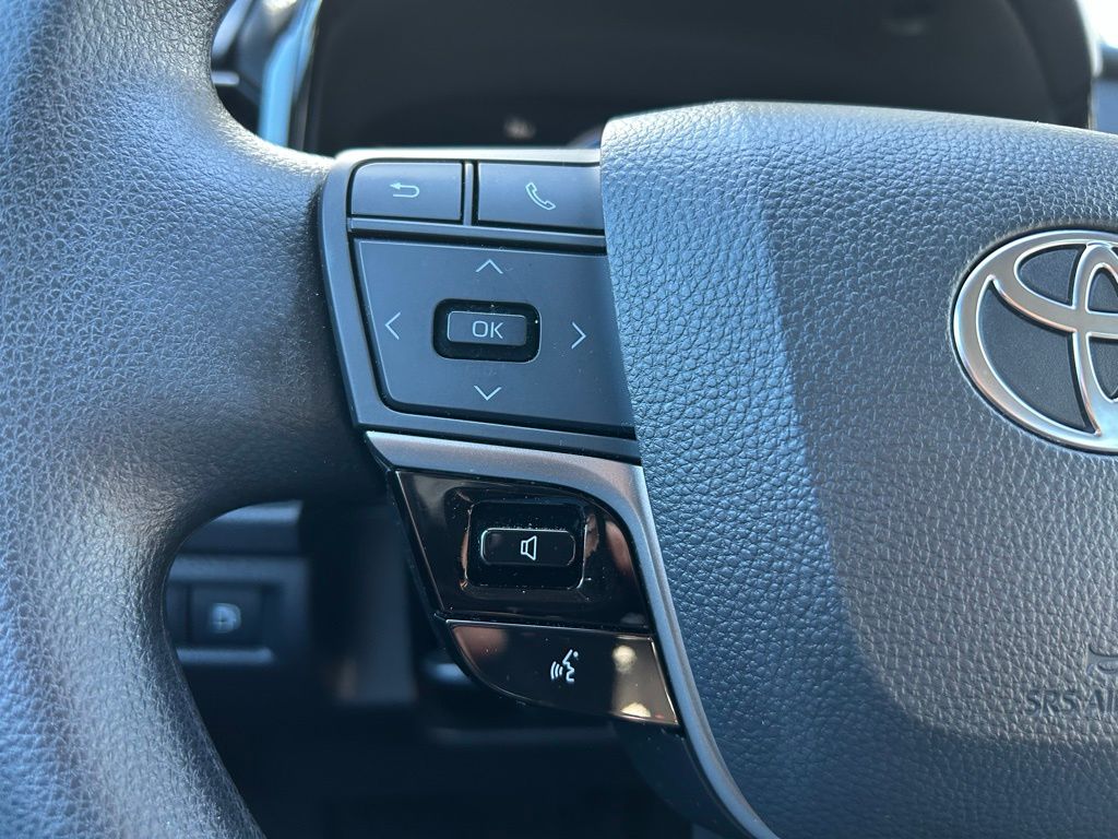 Thumbnail: 2025 Toyota Camry - 20