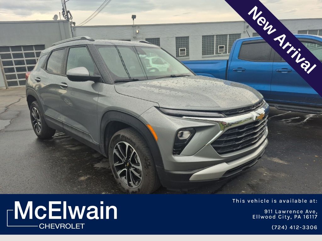 Sterling Gray Metallic 2025 Chevrolet Trailblazer SUV / Crossover Four-Wheel Drive 9-Speed Automatic