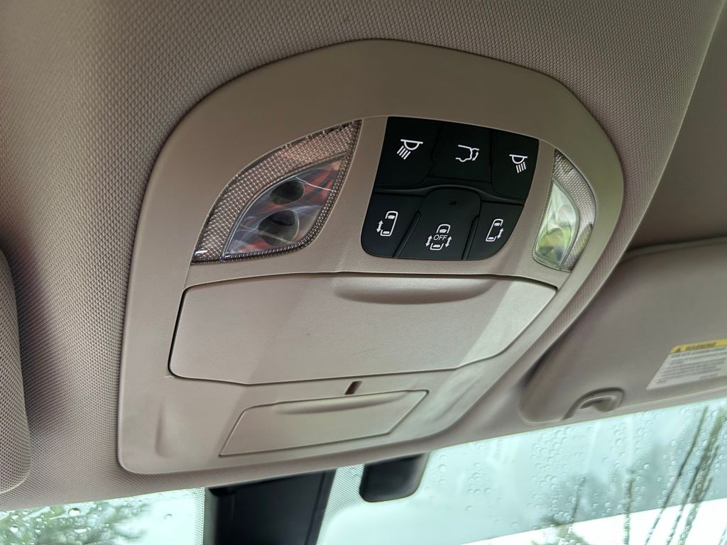 Thumbnail: 2017 Chrysler Pacifica - 28