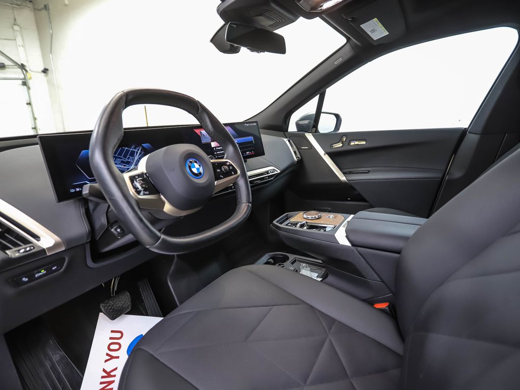 Thumbnail: 2023 BMW iX - 10