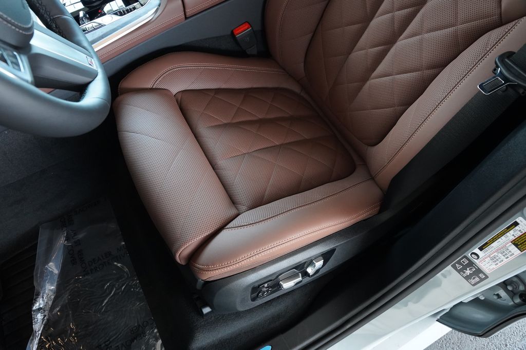 Thumbnail: 2026 BMW X5 - 10