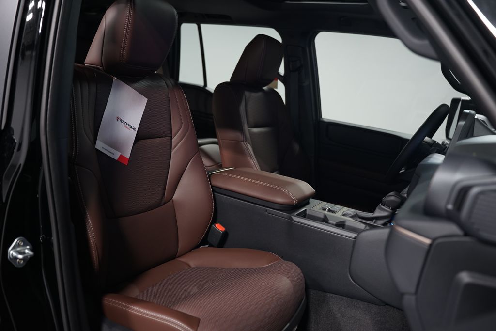 2025 Toyota Land Cruiser  32