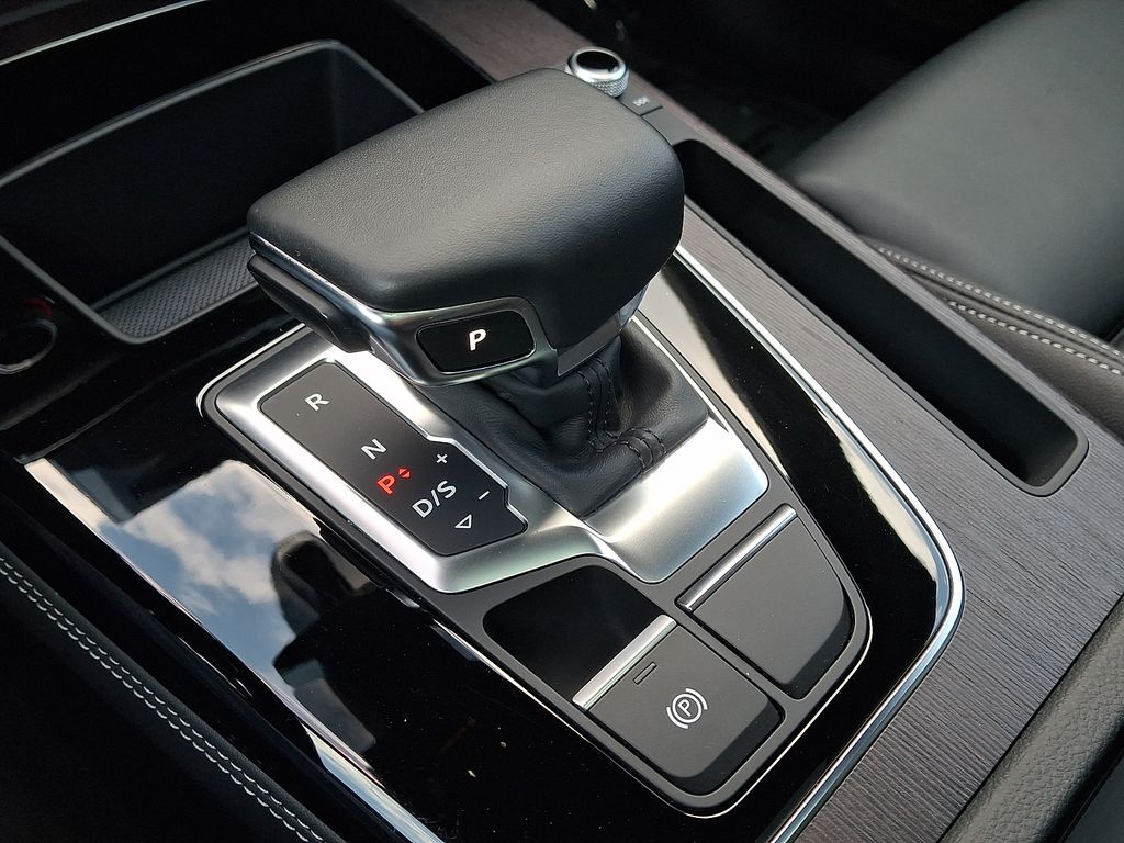 Thumbnail: 2023 Audi Q5 - 15